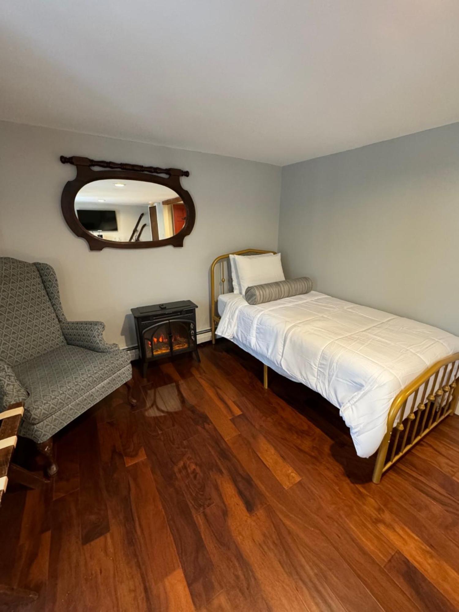 Chester Inn Экстерьер фото