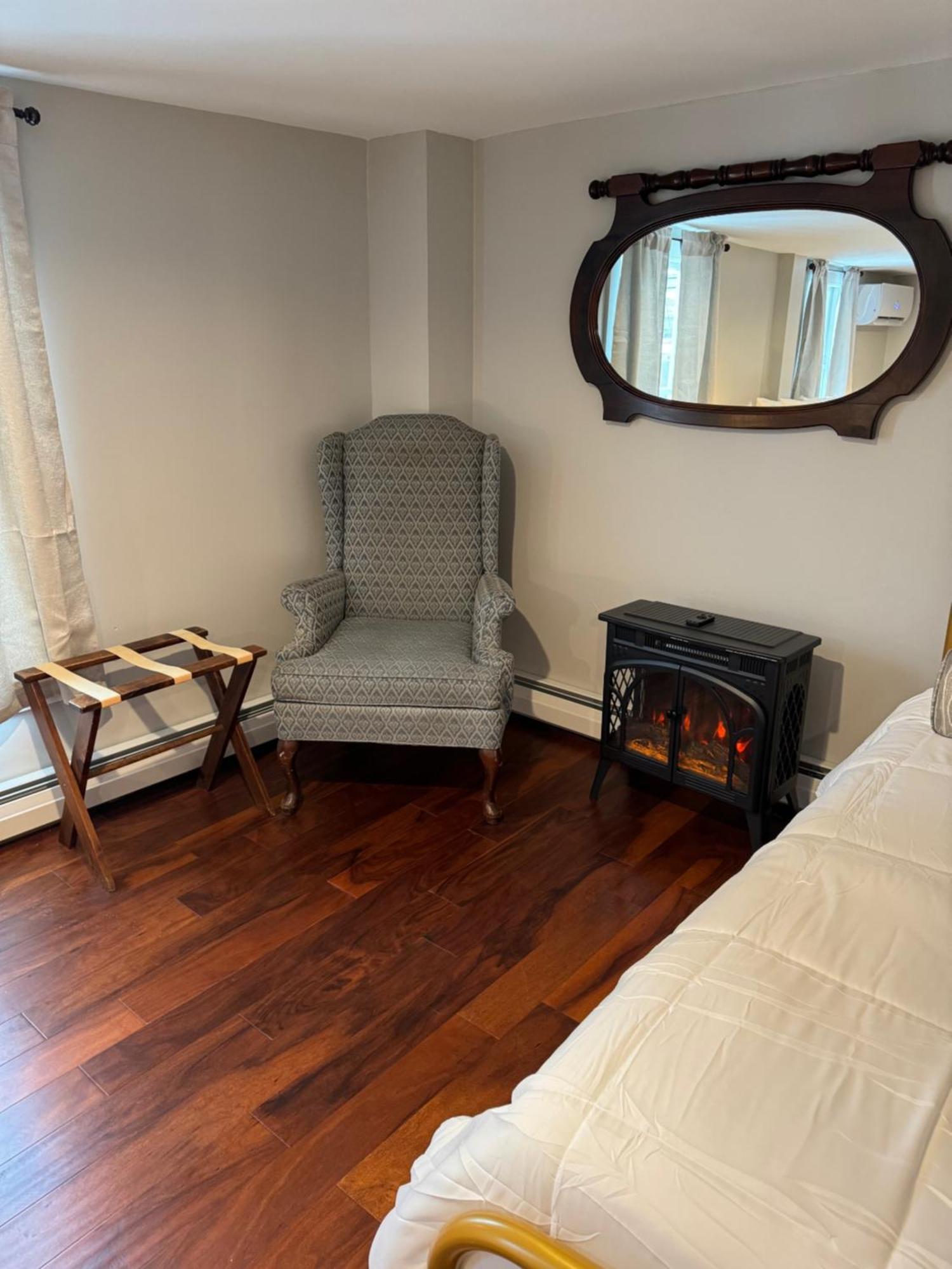 Chester Inn Экстерьер фото