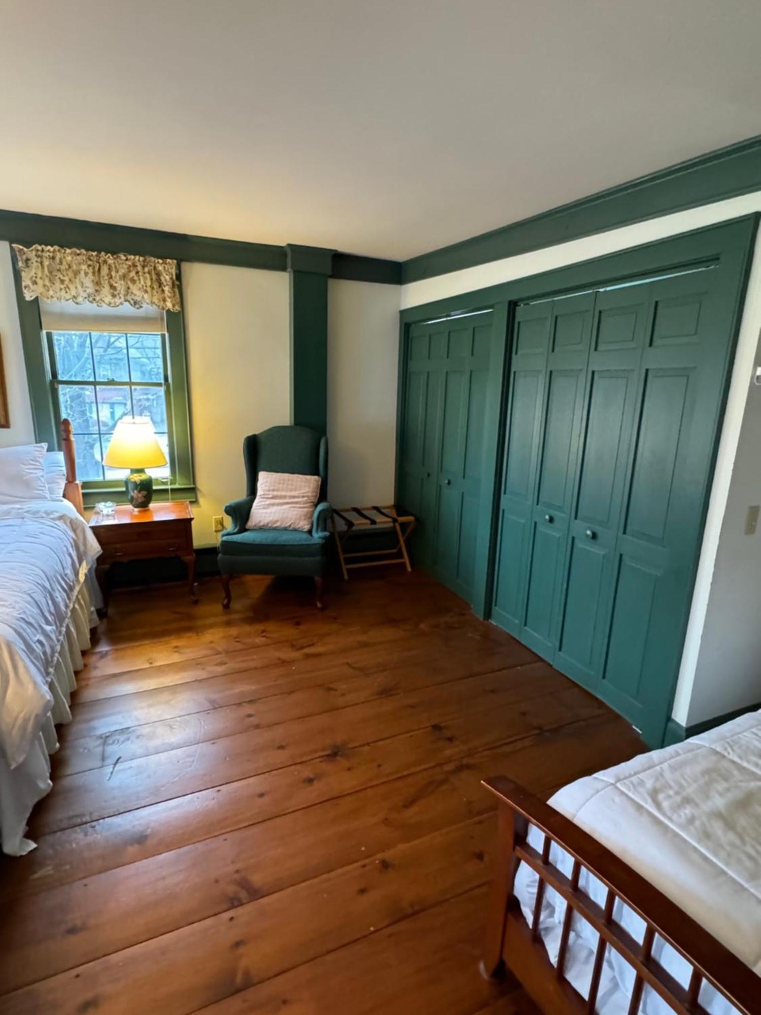 Chester Inn Экстерьер фото